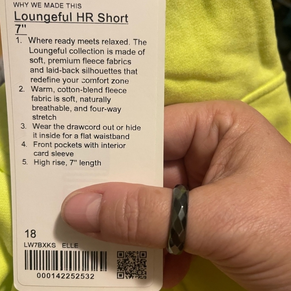 🏷️ Lululemon Loungeful High Rise Short 7" Length Size 18 Electric Lemon 🍋 - Picture 6 of 6